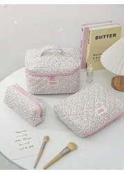 1 Piece Set Cute Pink Floral Cosmetic Bag Quilted Large Capacity Makeup Bag With Zipper Ditsy Floral Toiletry Wash Bag Portable Travel Makeup Brushes Skincare Storage Pouch For Woman Flower Travel Toi