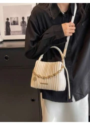 حقيبة دلو صغيرة مطوية مع زخرفة سلسلة