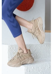 İnan Ayakkabı حذاء رياضي نسائي مزين بالدانتيل