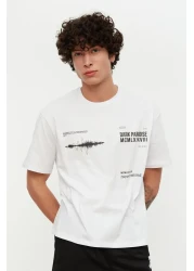  Collection تي شيرت أبيض كبير الحجم/قصة واسعة ورقبة دائرية وأكمام قصيرة مطبوع TMNSS20TS1097