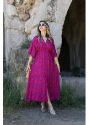 bytugcekaya فستان بلون الكرز مع أكمام خفاش وتفاصيل فتحة