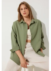 Happiness İstanbul قميص أساسي طويل كبير الحجم للنساء كاكي DD00842