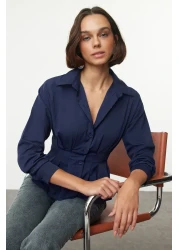  Collection قميص منسوج باللون الأزرق الداكن - مناسب للخصر، موديل مناسب TWOAW24GO00186