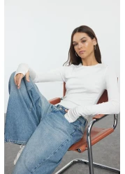  Collection Ecru Viscose/Soft Fabric Finger Snap Detailed Stretchy Knitted Blouse Twoaw25Bz00014