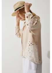 Happiness İstanbul قميص كتان بتفاصيل دانتيل بيج للسيدات TP00031