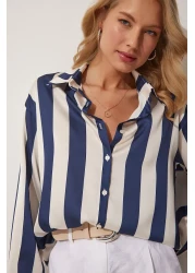 Happiness İstanbul قميص نسائي من الساتان مخطط باللون الأزرق الداكن DD01206