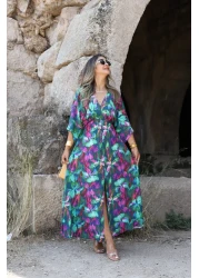 bytugcekaya فستان مختلط الألوان بأكمام الخفاش وتفاصيل الشق