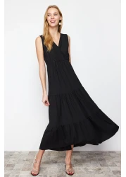  Collection فستان أسود طويل محبوك بدون أكمام ورقبة على شكل حرف V TWOSS22EL1588