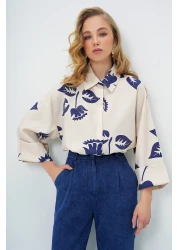 Trend Alaçatı Stili قميص نسائي منسوج منقوش بأوراق شجر مزدوجة باللون الأزرق الداكن والبيج ALC-X13785