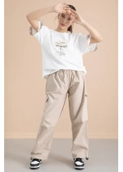 Cansın Mini طقم تي شيرت بناتي باللون البيج وبنطلون بجيب كارجو مكون من قطعتين 20396