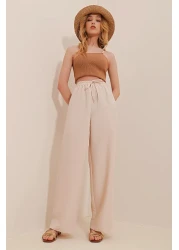 Trend Alaçatı Stili بنطال Aerobin ذو الخصر المطاطي باللون البيج للسيدات ALC-X6625