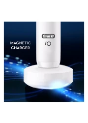 Oral-B iO Series 7 Electric Toothbrush With Travel Case White