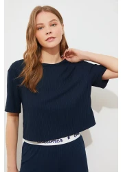  Collection طقم بيجامة مضلع - أزرق داكن، تي شيرت وبنطلون مطبوع عليه شعار THMSS21PT1016