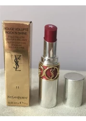 أحمر شفاه YSL Rouge Volupté Rock'N Shine – درجة 11 Berry Mic – تغطية متوسطة مرطّبة مع نواة لامعة (٣.٥ غرام)