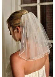 Kercisbeauty Wedding Bridal Single Layer Lace Short Veil Drop with Comb Chapel Hair Accessories Ivory