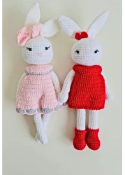 Timeless 100 % Cotton Crochet Doll: Expertly Handcrafted Amigurumi Beauty, Tailored for Kids, Collectors, and Enchanting Nursery Displays