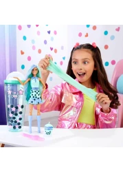 دمية باربي بوب ريفيل من سلسلة شاي الفقاعات مع إكسسواراتها، دمية أنيقة وحيوان أليف، 8 مفاجآت تتضمن تغيير اللون، كوب مع مساحة تخزين (قد تختلف التصاميم)، HTJ21