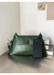 حقيبة كتف كلاسيكية راقية متعددة الإستخدامات بسلسلة رصينة ولون صلب و تصميم انيق لإطلالة شارعية أثناء العطلات،