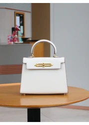 حقيبة يد نسائية فاخرة لعام 2025، حقيبة صغيرة أنيقة بملمس السعف، حقيبة كيلي، حقيبة للذهاب إلى العمل والتنقل، حقي