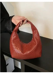 حقيبة كروشيه هلالية الشكل عصرية ذات نقشات منسوجة، حقيبة كاجوال ذات لون موحد، حقيبة كتف متقاطعة الجسم، متعددة