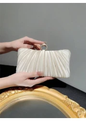 حقيبة سهرة نسائية فاخرة بطيات من الساتان المزينة بإبزيم حلقي لامع للحفلات والمناسبات الرسمية والأعراس مع حما