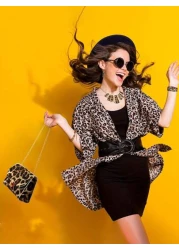 4 قطع طقم مجوهرات نمر للنساء - أقراط معدنية، أساور، قلادة مع علاقة شراشيب، وحقيبة يد - اكسسوارات أنيقة ذات طراز