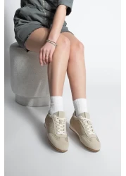 Marjin حذاء رياضي نسائي حجري باللون البيج/الحلوى الصقيع