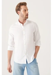 Avva قميص أكسفورد أبيض اللون للرجال ذو قصة عادية 100% قطن بأزرار وياقة B002003