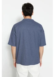  Collection تي شيرت Indigo كبير الحجم/واسع بأكمام قصيرة ومزخرف أساسي TMNSS22TS00049