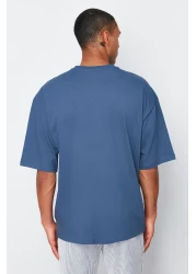  Collection تي شيرت إنديجو كبير الحجم برقبة دائرية 100% قطن - مطبوع عليه نص بسيط TMNSS23TS00084