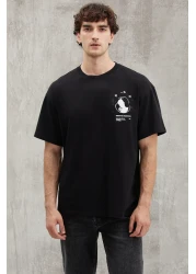 GRIMELANGE تي شيرت Bowen رجالي مصنوع من القطن بنسبة 100% برقبة دائرية ومطبوع بتفاصيل سوداء