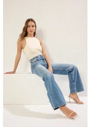  Collection جينز أزرق عالي الخصر بأرجل واسعة TWOSS25JE00172