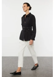  Collection قميص منسوج كبير الحجم بحزام أسود ومفصل TWOAW25GO00025