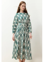 Modest فستان منسوج بحزام أخضر منقوش ومفصل TCTSS24EB00233
