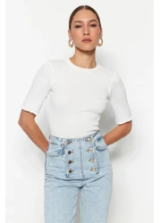  Collection بلوزة محبوكة قابلة للتمدد برقبة دائرية قابلة للتمدد من إكرو TWOSS23BZ00025