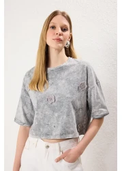  Collection Comfortable Fit - Gray Floral Print Crop T-Shirt Twoss25Ts00131