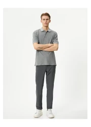 Koton تي شيرت بياقة بولو وقصة ضيقة وأكمام قصيرة مع تفاصيل طية صدر السترة