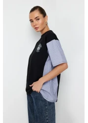  Collection تي شيرت محبوك مطبوع ومطبوع بقصة واسعة وكبير الحجم أسود TWOSS24TS00005