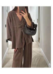 Lavanta Tekstil طقم بنطلون كيمونو بياقة على شكل حرف V وزر واحد