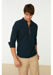  Collection قميص ذو طية صدر السترة بقصة ضيقة باللون الأزرق الداكن - 100% قطن، نصف فتحة، أزرار TMNSS20GO0097