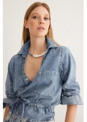  Collection قميص أزرق مزدوج الصدر من قماش الدنيم TWOSS25GO00023