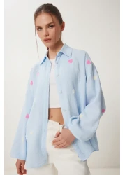 Happiness İstanbul قميص موسلين كبير الحجم مزخرف بقلب أزرق سماوي للسيدات PX00002
