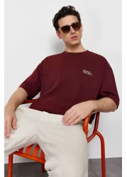  Collection تي شيرت أحمر كلاريت كبير الحجم 100% بياقة دائرية ونص بسيط