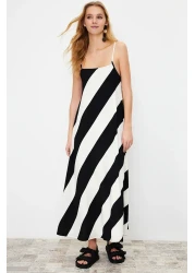  Collection فستان طويل أسود مطبوع على شكل حرف A - حزام قابل للتعديل، تفاصيل ملفوفة TWOSS24EL00060