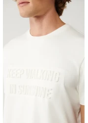 Avva تي شيرت رجالي أبيض برقبة دائرية مطبوع عليه انترلوك A41y1006