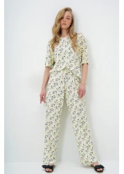 Trend Alaçatı Stili Butter Yellow Floral Patterned Crew Neck Cotton T-Shirt and Pants Pajama Set Pjm-X13905