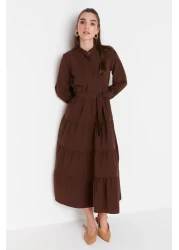  Modest فستان منسوج بحزام بني داكن وأزرار وطية صدر السترة TCTSS21EL3343