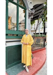 LOCCO فستان نسائي مطرز بالزهور الذهبية باللون الأصفر