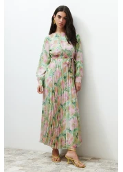  Modest فستان منسوج من الشيفون باللون الأخضر الفاتح مع تفاصيل حزام مزين بالزهور TCTSS24EB00151