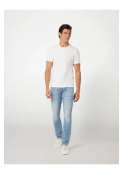 Guess تي شيرت رجالي ذو قصة ضيقة من Core Tee